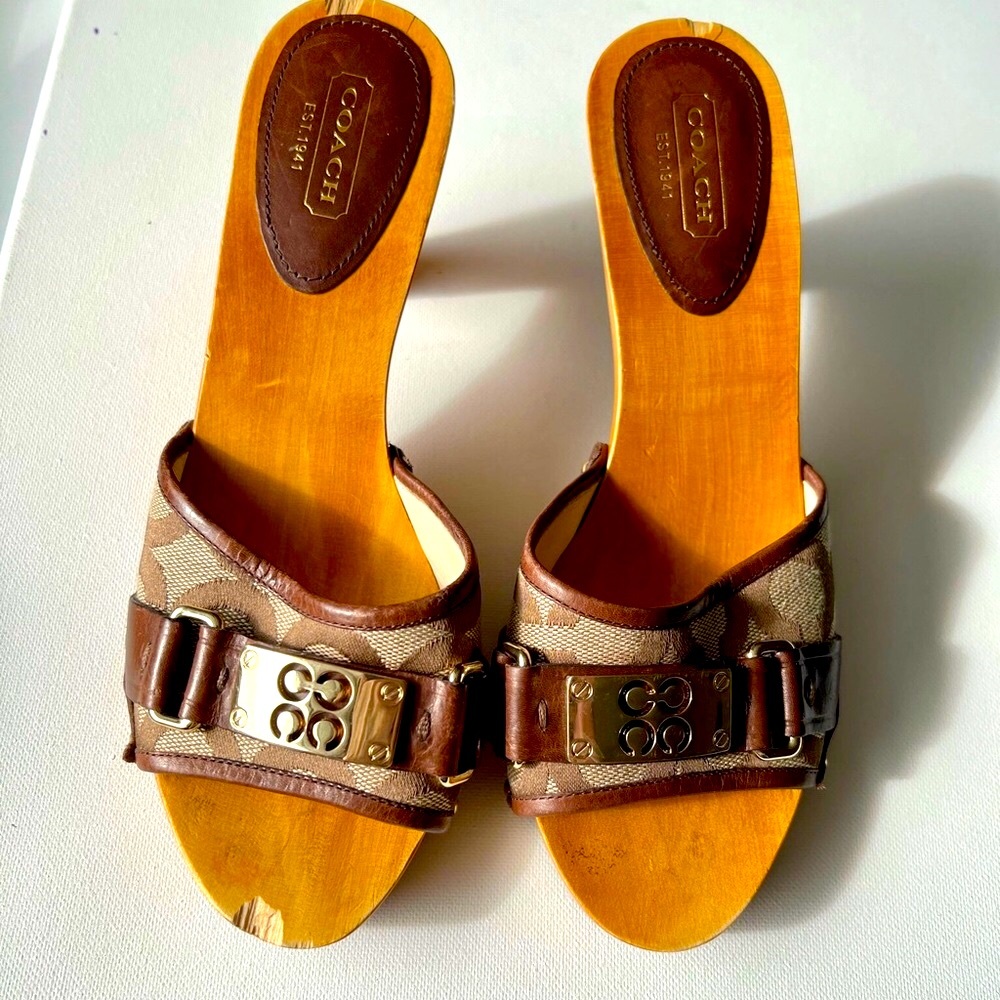 Sz 6.5 Coach Beige MK Gold Logo Quinn Wooden Heel Mule stud accent